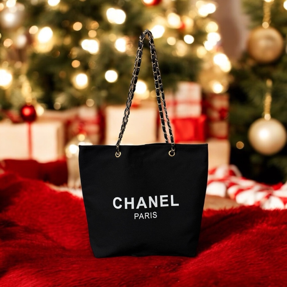 ✨New CHANEL Canvas Tote/Beach Bag✨